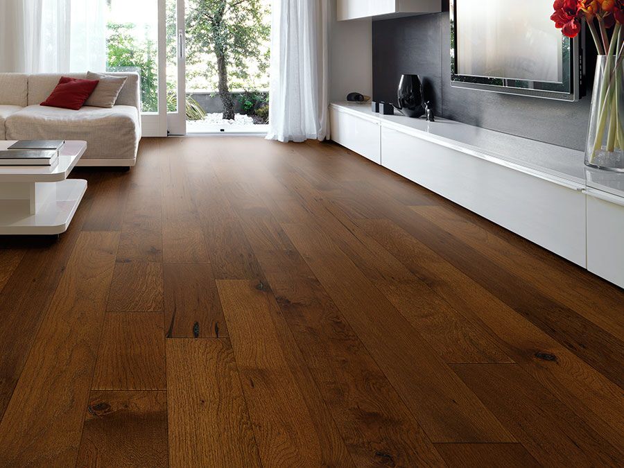 Posa di parquet e pavimento curata nel dettaglio