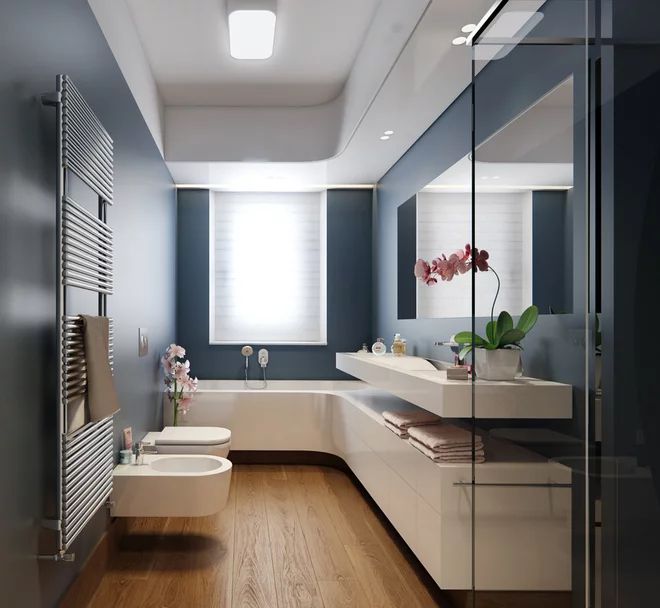 Bagno rifatto con rivestimenti moderni